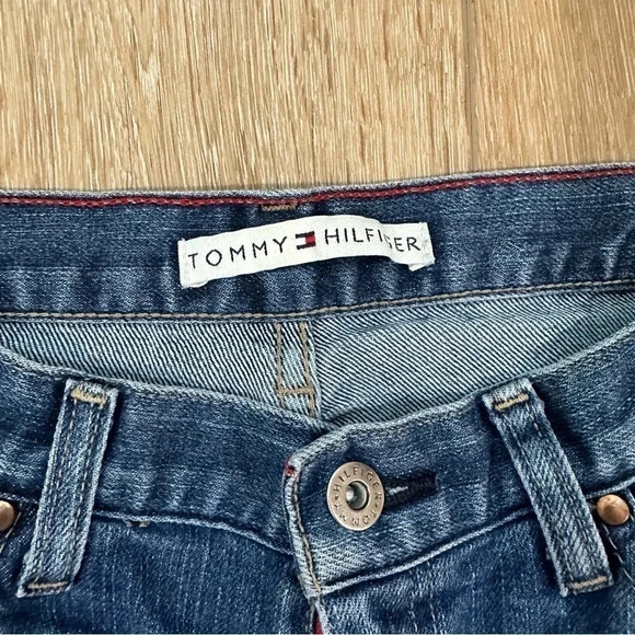 Tommy Hilfiger Faded Dark Wash Bootcut Jeans Size 8 GUC - Picture 4 of 10